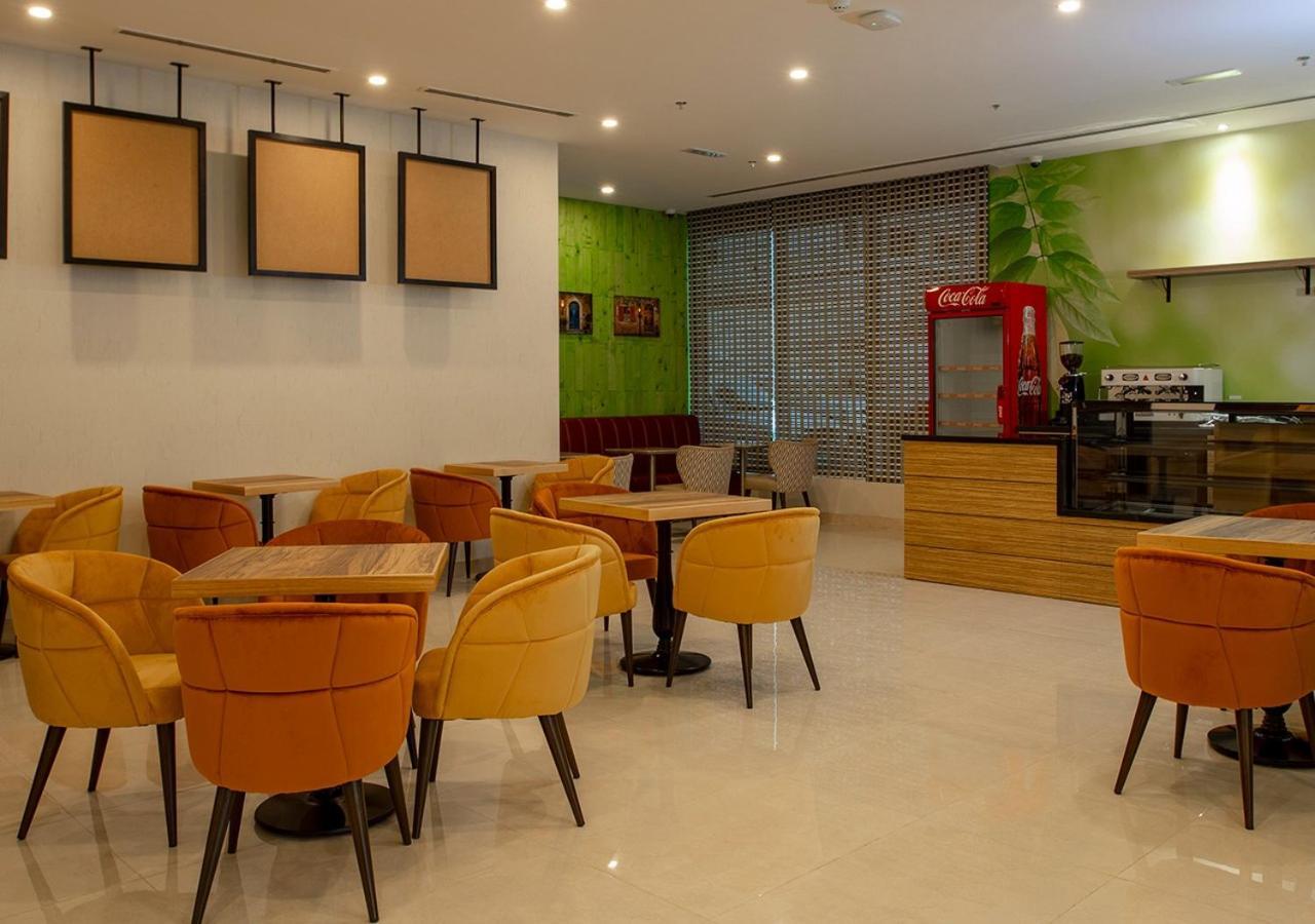 Jacob'S Garden Hotel Дубай Экстерьер фото