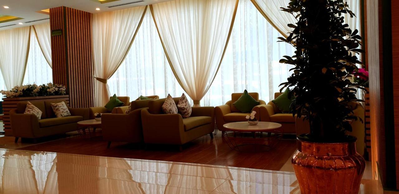 Jacob'S Garden Hotel Дубай Экстерьер фото
